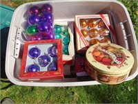 12 BOXES OF CHRISTMAS DECORATIONS IN TOTE BIN