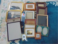 BOX LOT - 15 PICTURE FRAMES