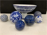 Pedestal Bowl and ceramic balls