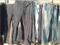 Lot of 32 prs Mens Denim Pants/Jeans  Sz 28 to 36