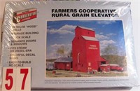 Walthers Cornerstone Cooperative Grain Elevator #9