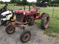 INTERNATIONAL FARMALL CUB TRACTOR