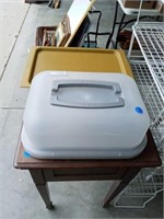 BAKING GOODS CARRIER AND TRAY