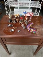 COLLECTION OF ANIMAL FIGURINES