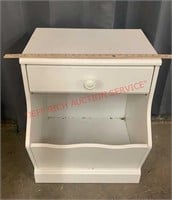 NIGHT STAND/END TABLE W/DRAWER
