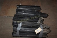 2 BUNDLES OF (25 COUNT) FENCE STAKES