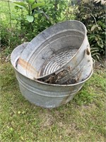 2 galvanized tubs