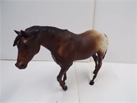 BREYER HORSE BROWN / WHITE