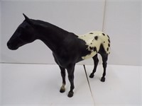 BREYER HORSE BLACK / WHITE