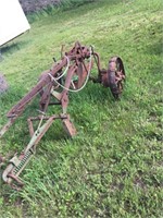 John Deere 1-Bottom Plow with Steel Wheels