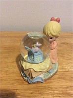 1998 “Girl With Gift” Mini Waterball Precious