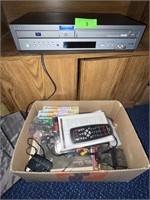 SAMSUNG DVD, VHS PLAYER- TURNS ON, ASST.>>>