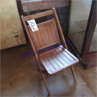 WOOD FOLDING CHAIR