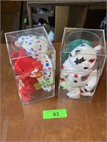 4 BEANIE BABIES, 2 DISPLAY CASES