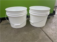 2 3.5 gallon buckets