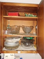 CONTENT OF CABINET LOTS OF DISHES AND GLASS