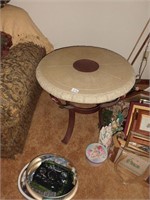 2 NICE LAMP TABLES AND COFFEE TABLE SET