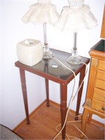 GLASS TOP LAMP TABLE & 2 LAMPS