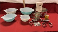 Pyrex glass mixing bowls, antique cookie c