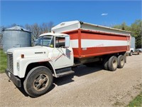 1973 International 1700 Loadstar Grain Truck
