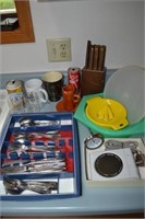Silverware Assortment, Knife Block With 6 Knives