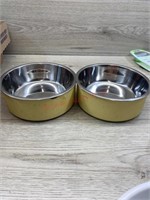 Set of 2 pet bowls