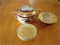 2 Bavarian Dishes with 4 Saucers