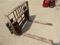 Pallet forks w/ Quik Attach plate added - 42" for