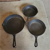 3 Cast Iron Frying Pans