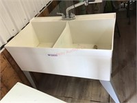 Double bay mop sink