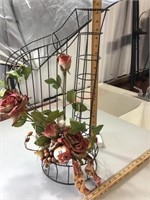 Metal harp with floral decor