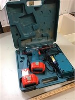 Mikita cordless drill with batteries and charger