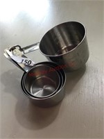 Stainless measuring cups
