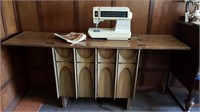 SINGER SEWING MACHINE IN CABINET