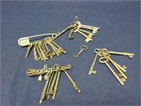 Large Lot of 30 Skeleton Keys