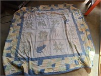 Large Beautiful Vintage Quilt