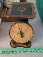 Vintage Columbia family scale