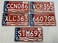 (5) 1976 Michigan License Plates