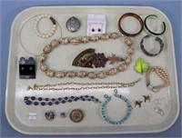Costume Jewelry Necklaces & Bracelets