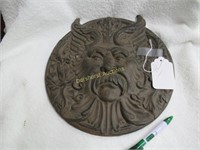 Cast Iron Round Face w/ Wings