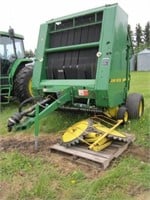 John Deere (JD) 535 Round Baler