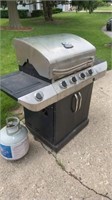 Commercial Series Char-Broil grill w/ 2 tanks
