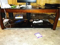 Entertainment table w/glass top and shelves
