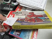 N-Scale:  Heljan Fabrik Meat Packing - #B673; NIB