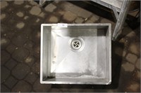 STAINLESS STEEL SINK 19" X 16" X 7"