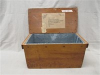 VINTAGE WOODEN SHIPPING BOX: