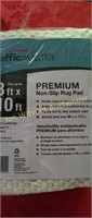 Non slip rug pad 8ftx10 ft  1 pad per bundle