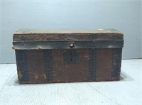 Small vintage wooden chest