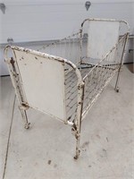 Vintage Iron Crib