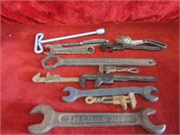 Vintage Assorted wrenches/tools.